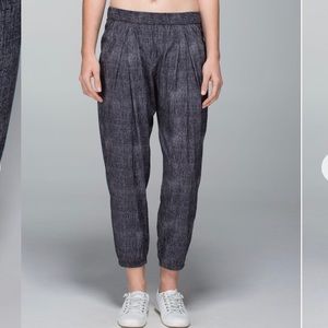 Lululemon Rollin’ With My Omies Pant